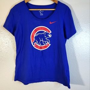 Nike Athletic Cut Chicago Cubs Graphic T-Shirt